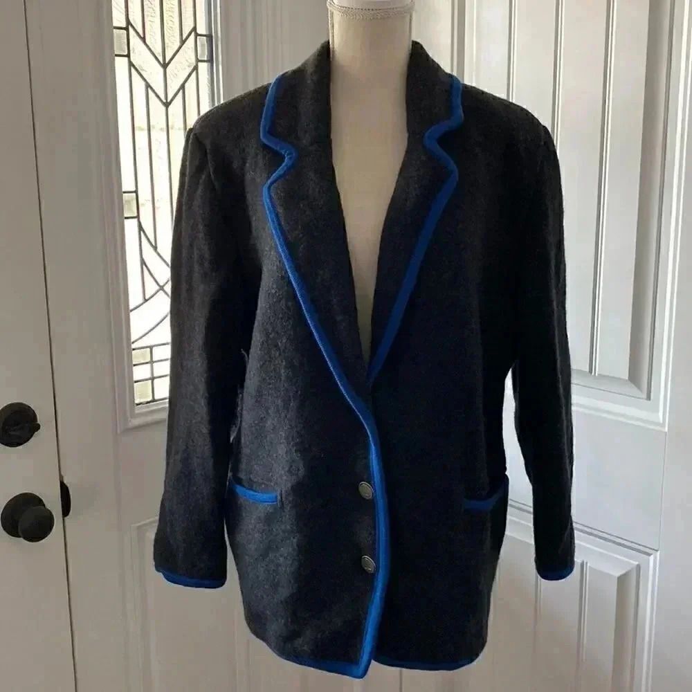 Geiger Collections Made in Austria Coat - Picture 1 of 11